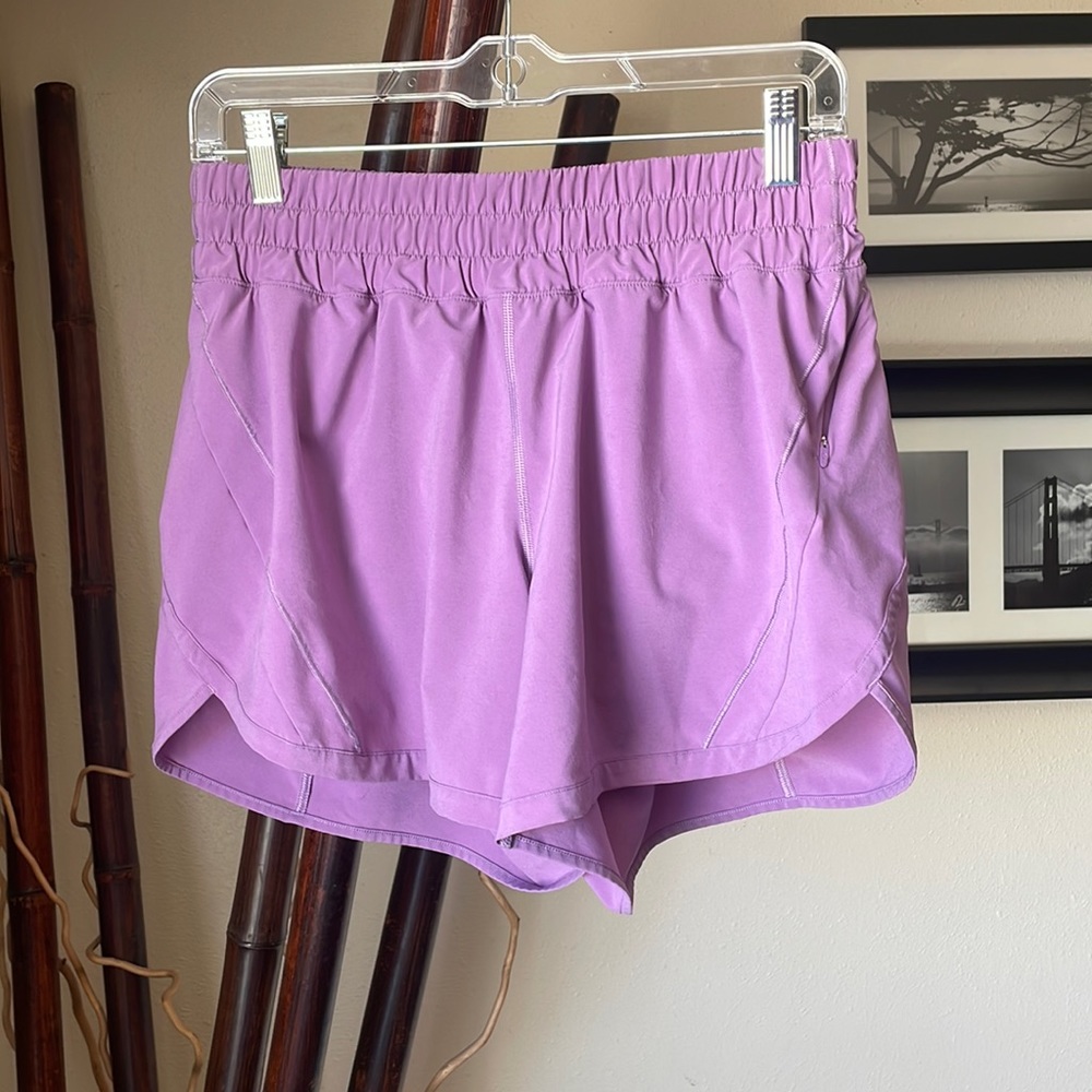 Lululemon track that mid-rise lined short 5” size 10